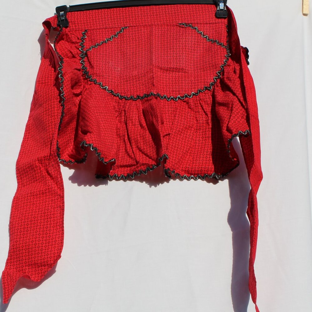 New Vintage Beautiful Handmade Apron Red and Black with 2 pockets